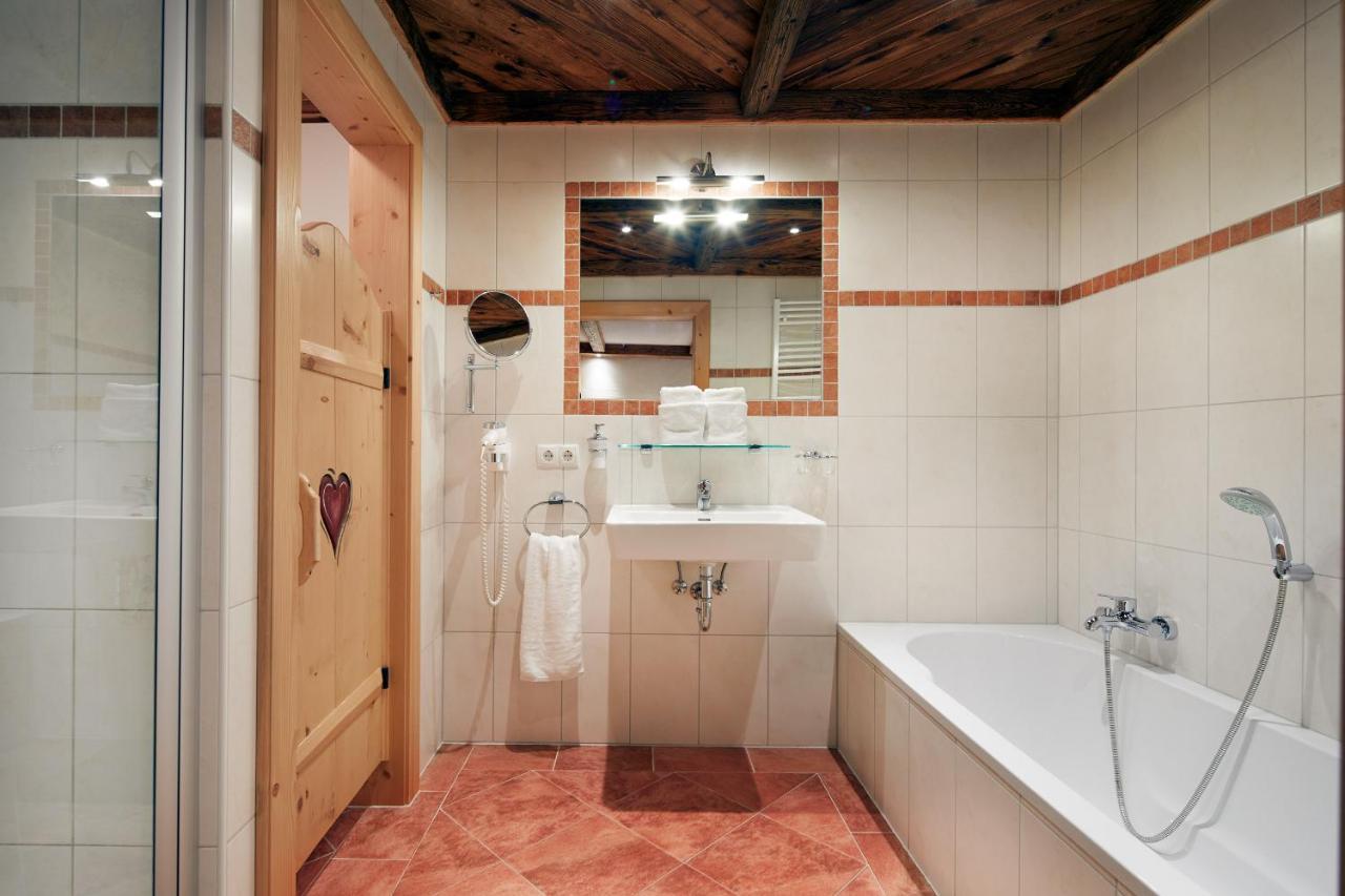 Almdorf Flachau - Luxus Huettenurlaub エクステリア 写真