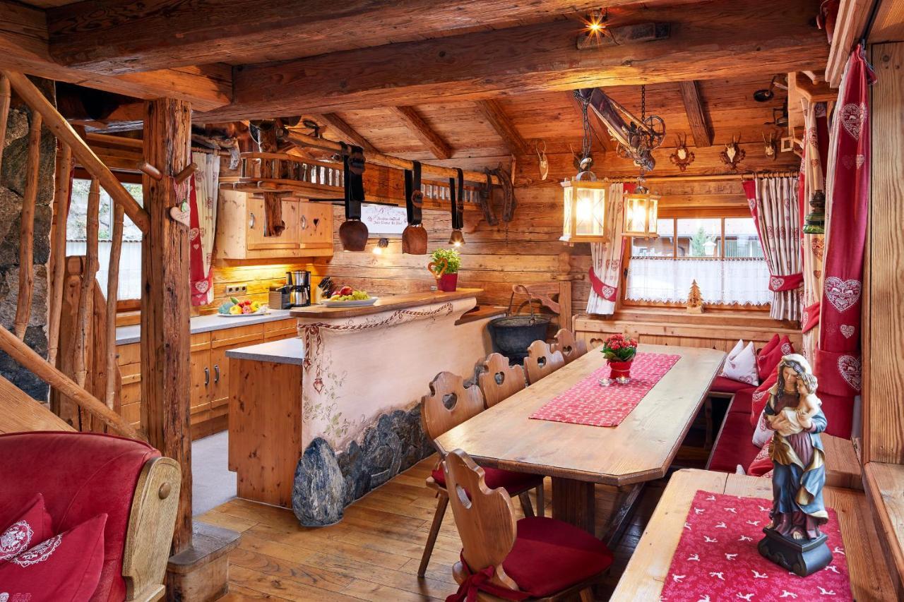 Almdorf Flachau - Luxus Huettenurlaub エクステリア 写真